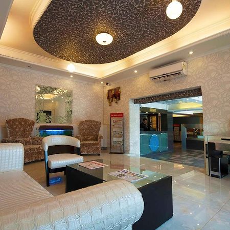 Pitrashish Grand And Premium Hotel Deli Exterior foto