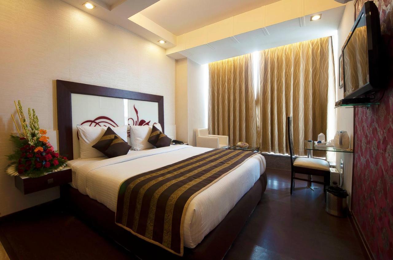Pitrashish Grand And Premium Hotel Deli Exterior foto
