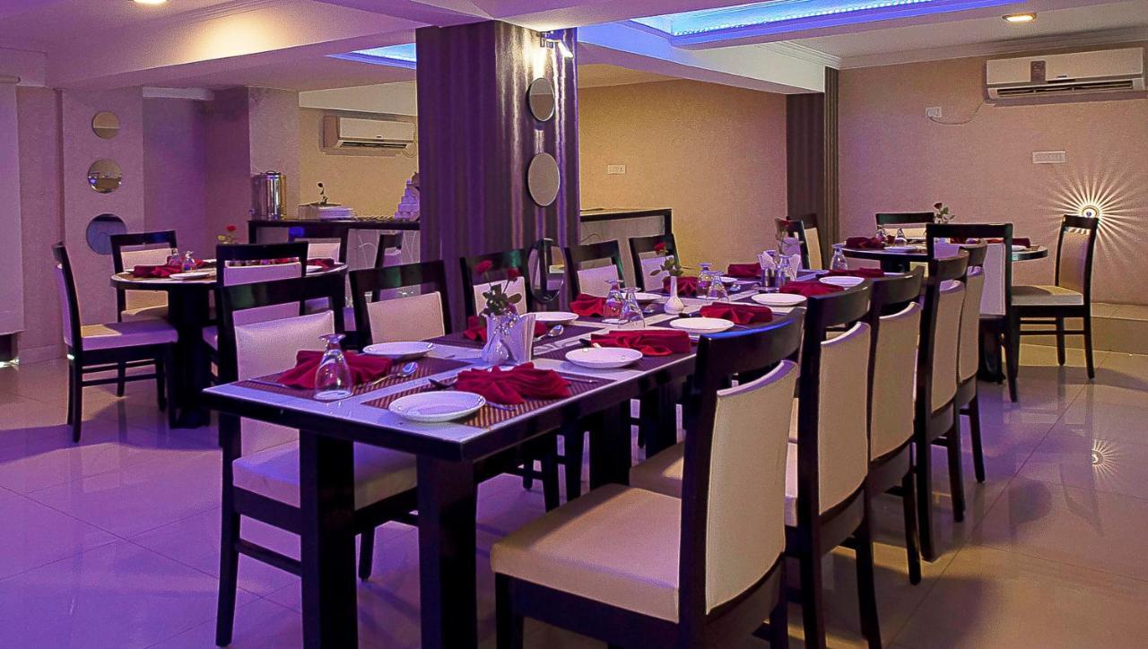 Pitrashish Grand And Premium Hotel Deli Exterior foto